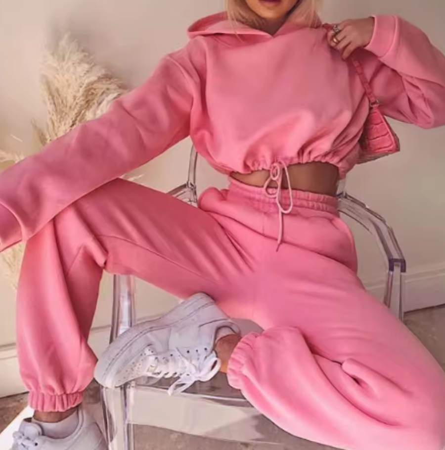 Trendigt tvådelat hoodieset med crop top & mjuka joggers – flera färger