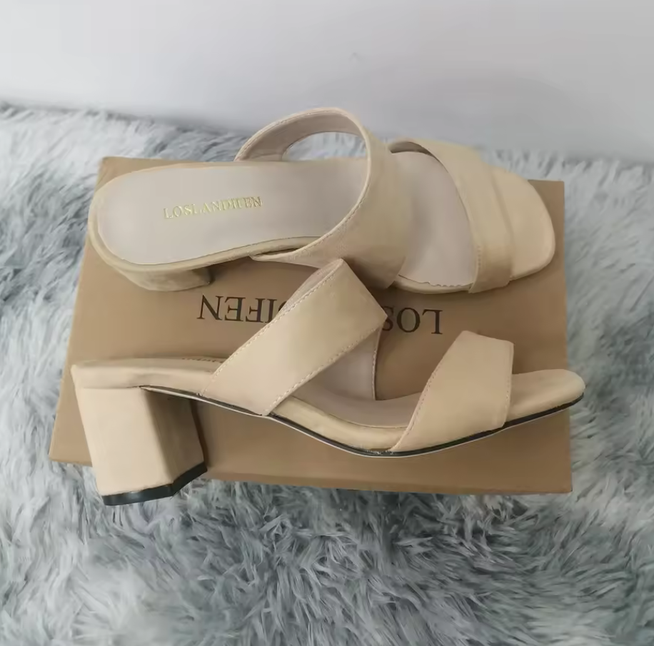 Stilrena Klackmules med Blockklack – Svart & Beige