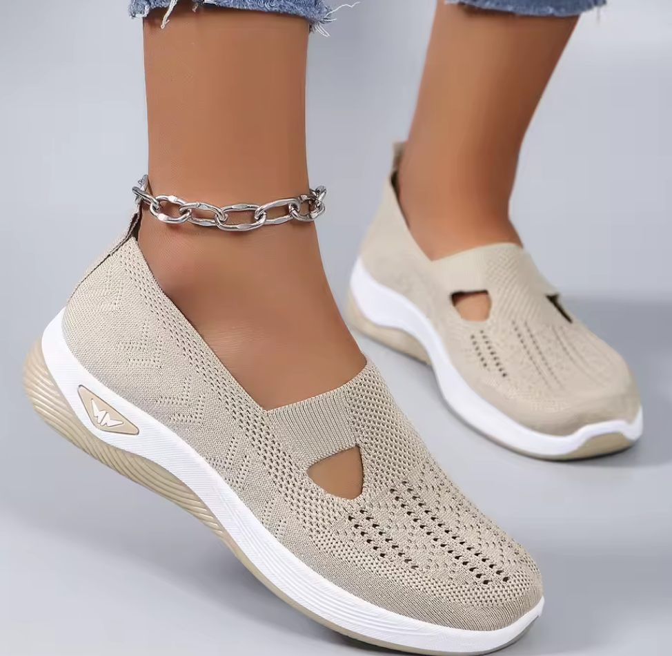 Slip-on Skor – Sportig komfort i färgstark design