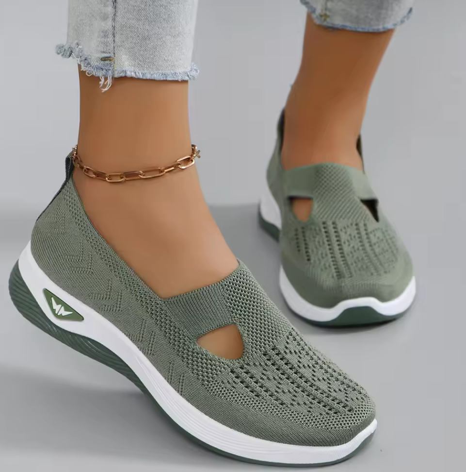 Slip-on Skor – Sportig komfort i färgstark design