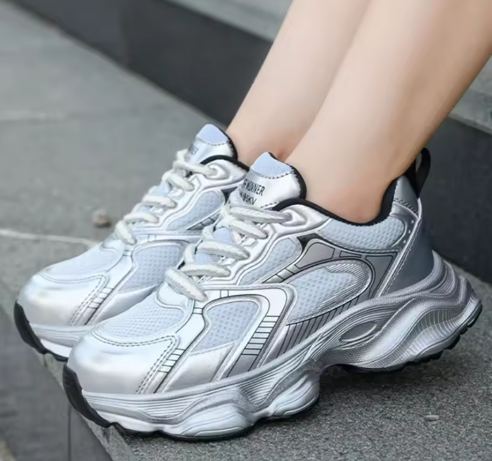 Chunky Sneakers – Sporty Style