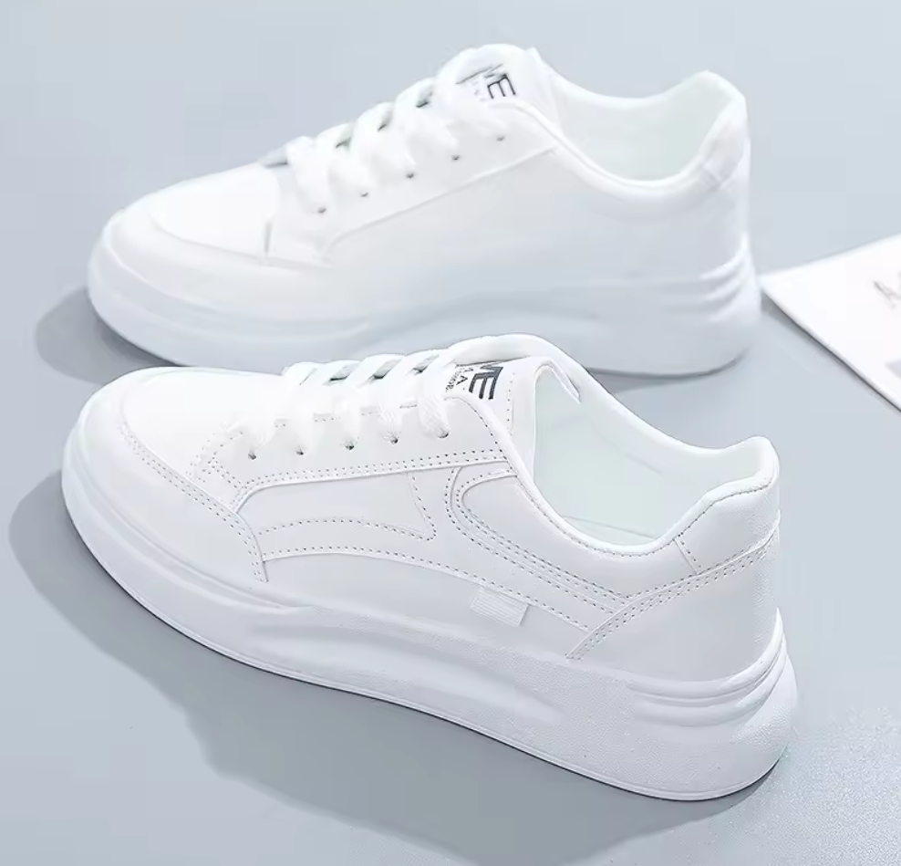 Vita sneakers  – tidlös design med modern attityd