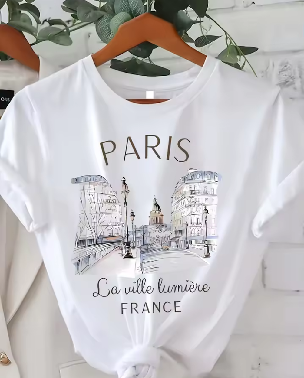 Paris Tee – “La ville lumière”