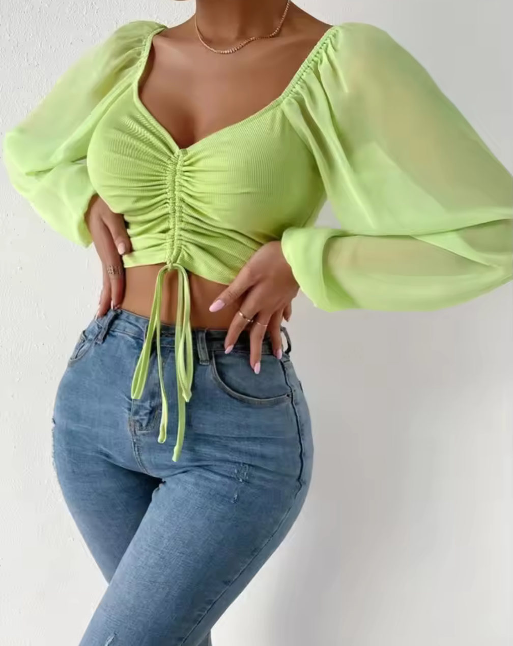 Chiffonärmad Croppad Snörtop – Elegant V-ringad Blus med Rynk & Puffärm