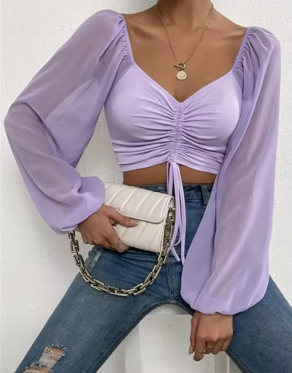 Chiffonärmad Croppad Snörtop – Elegant V-ringad Blus med Rynk & Puffärm