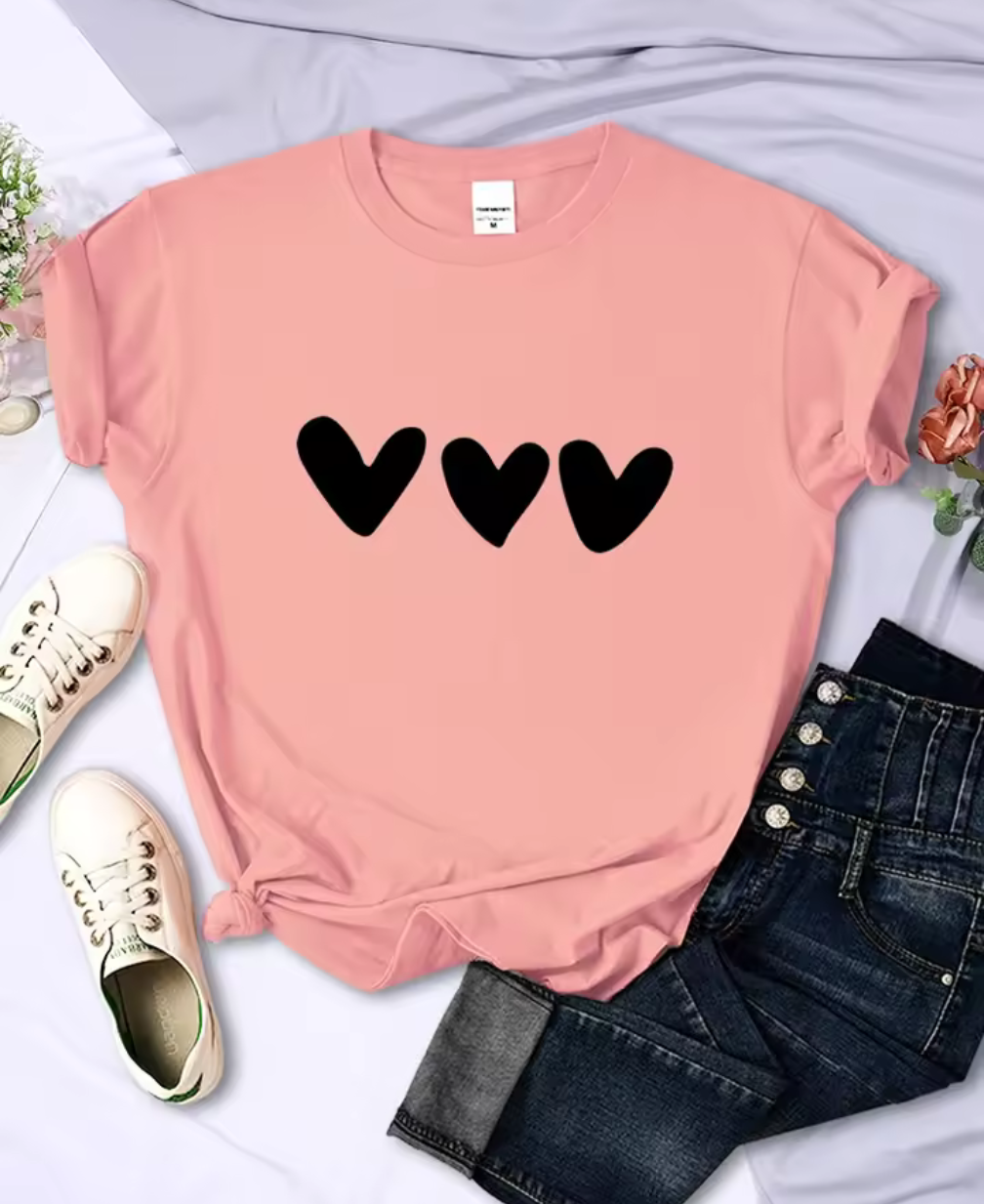 Klassisk t-shirt med hjärttryck – flera färger