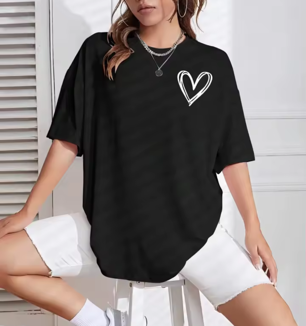 Oversize T-shirt med tecknat hjärta – flera färger