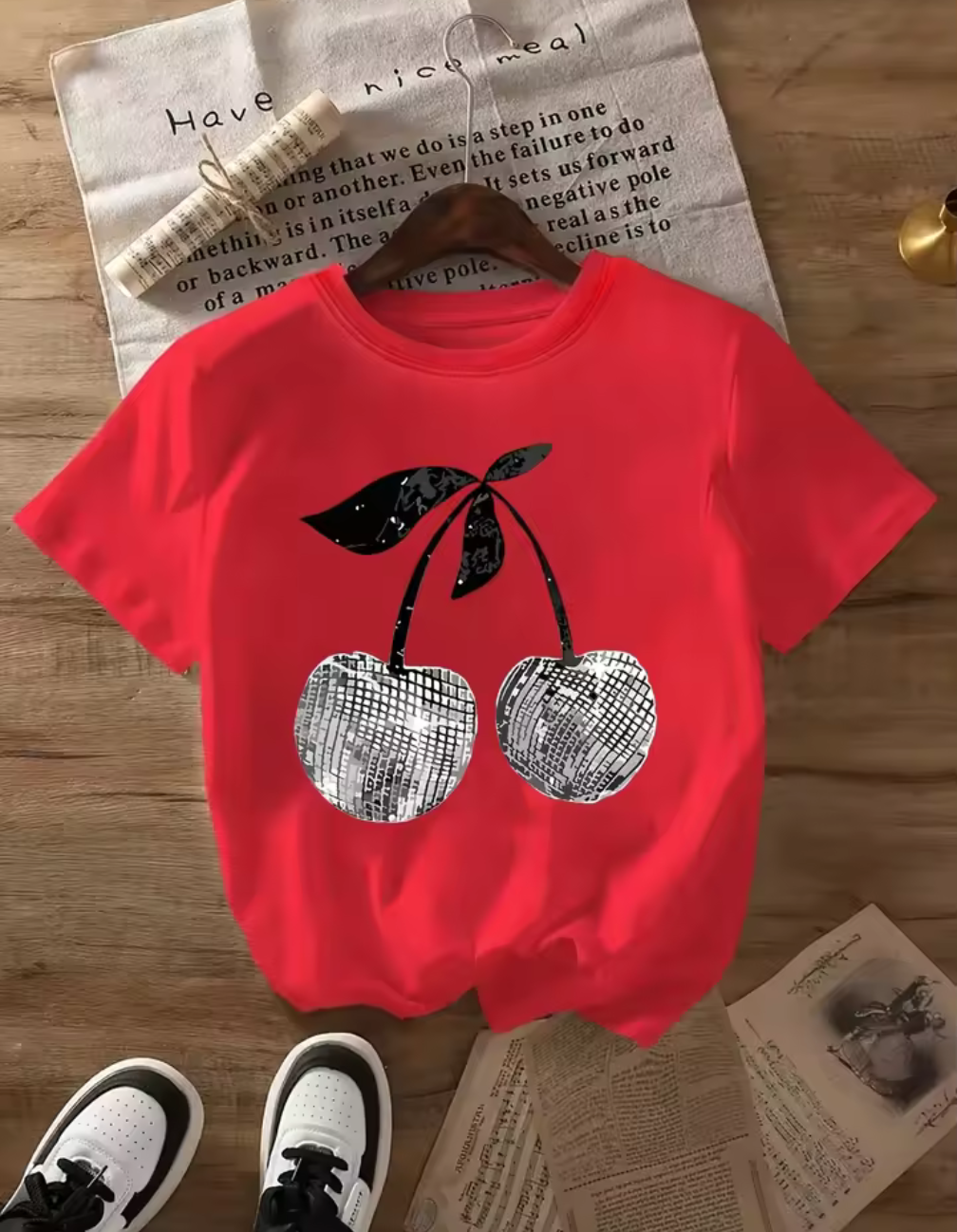 T-shirt med glittriga körsbär
