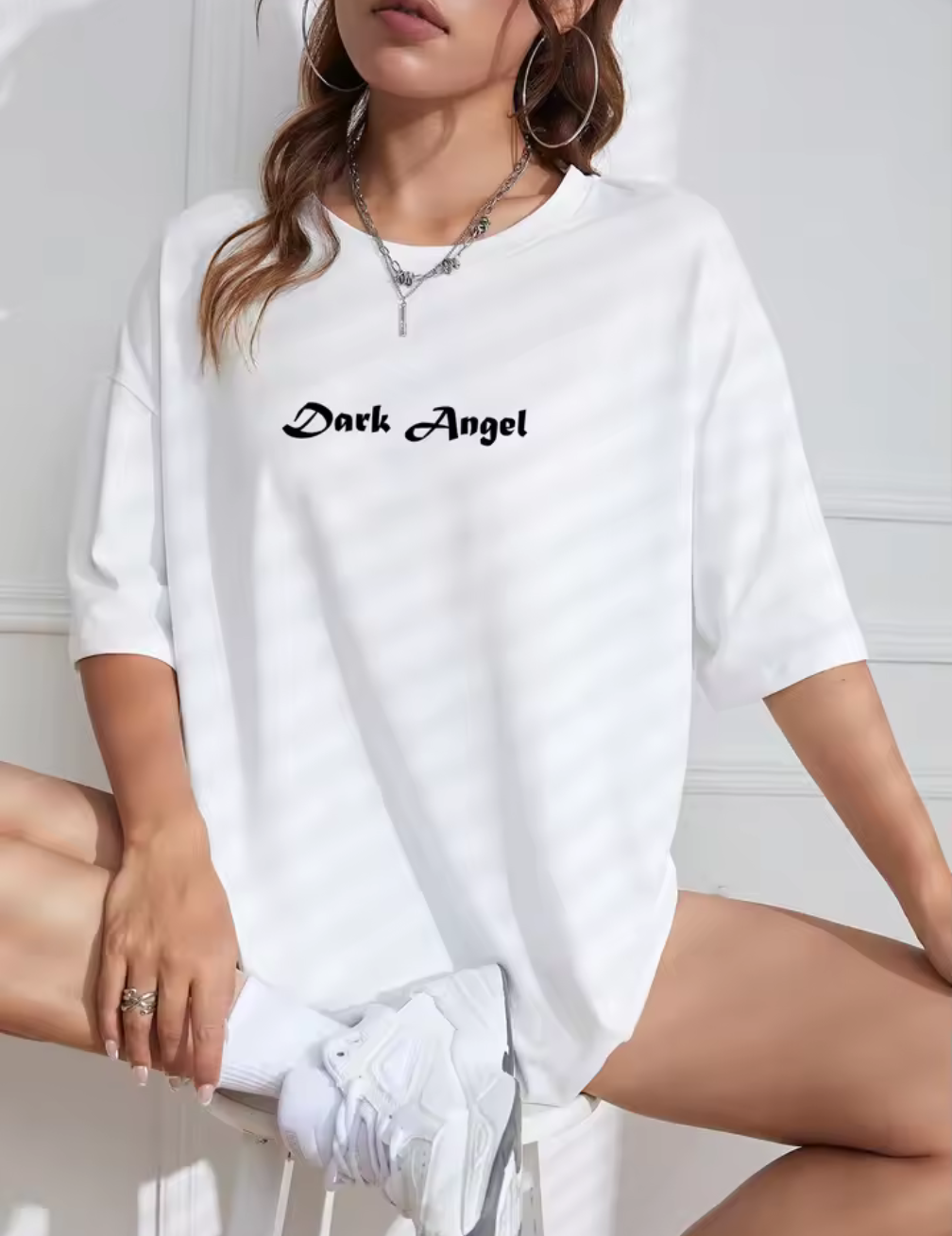 Oversized t-shirt “Dark Angel” – med kraftfullt vingtryck