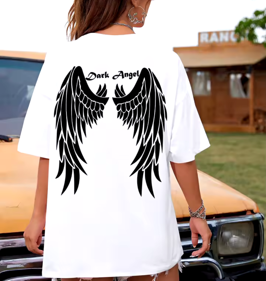 Oversized t-shirt “Dark Angel” – med kraftfullt vingtryck
