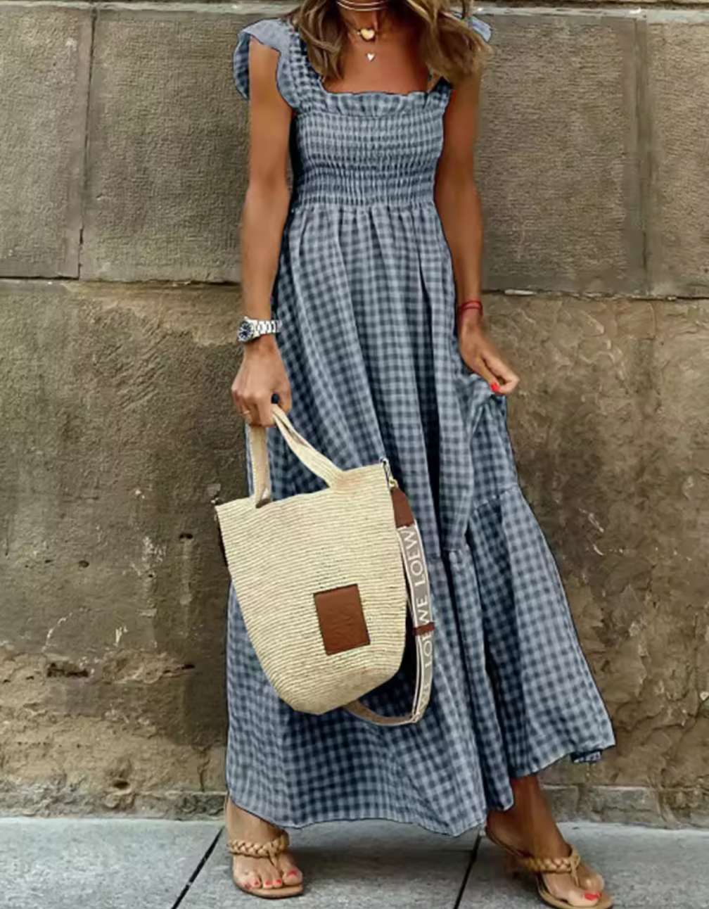 Smockklänning med rutor och volangärm – Sommarens mest älskade look