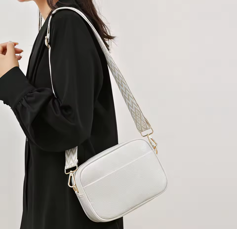 Färgglad crossbody-väska med valbar rem