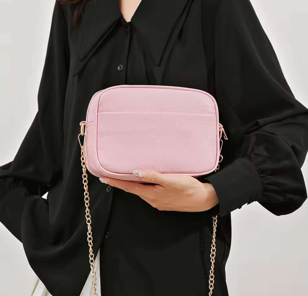 Färgglad crossbody-väska med valbar rem