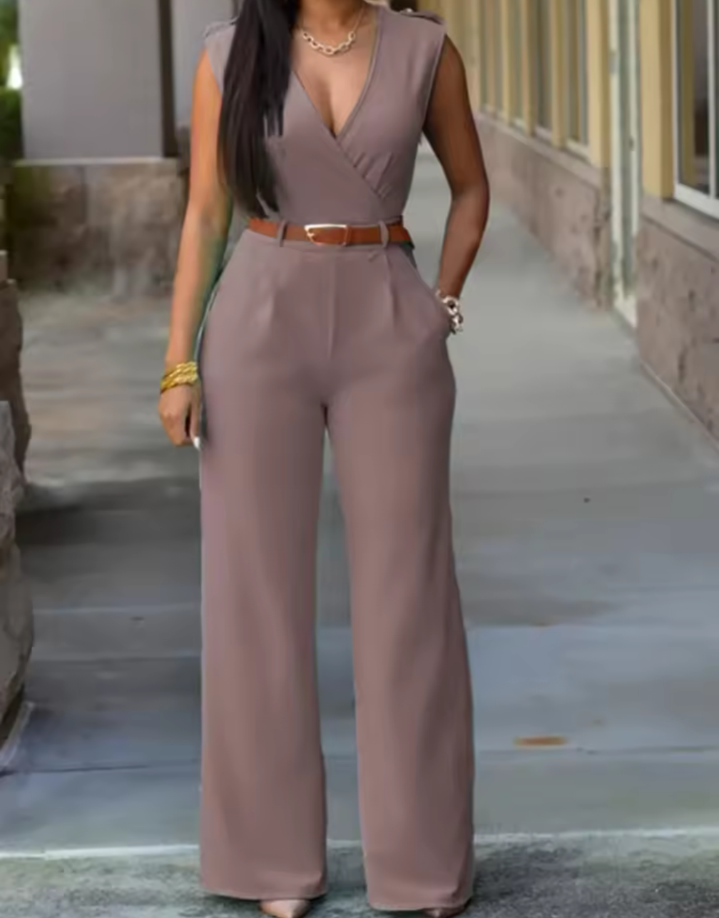 Elegant ärmlös jumpsuit med markerad midja – flera färger