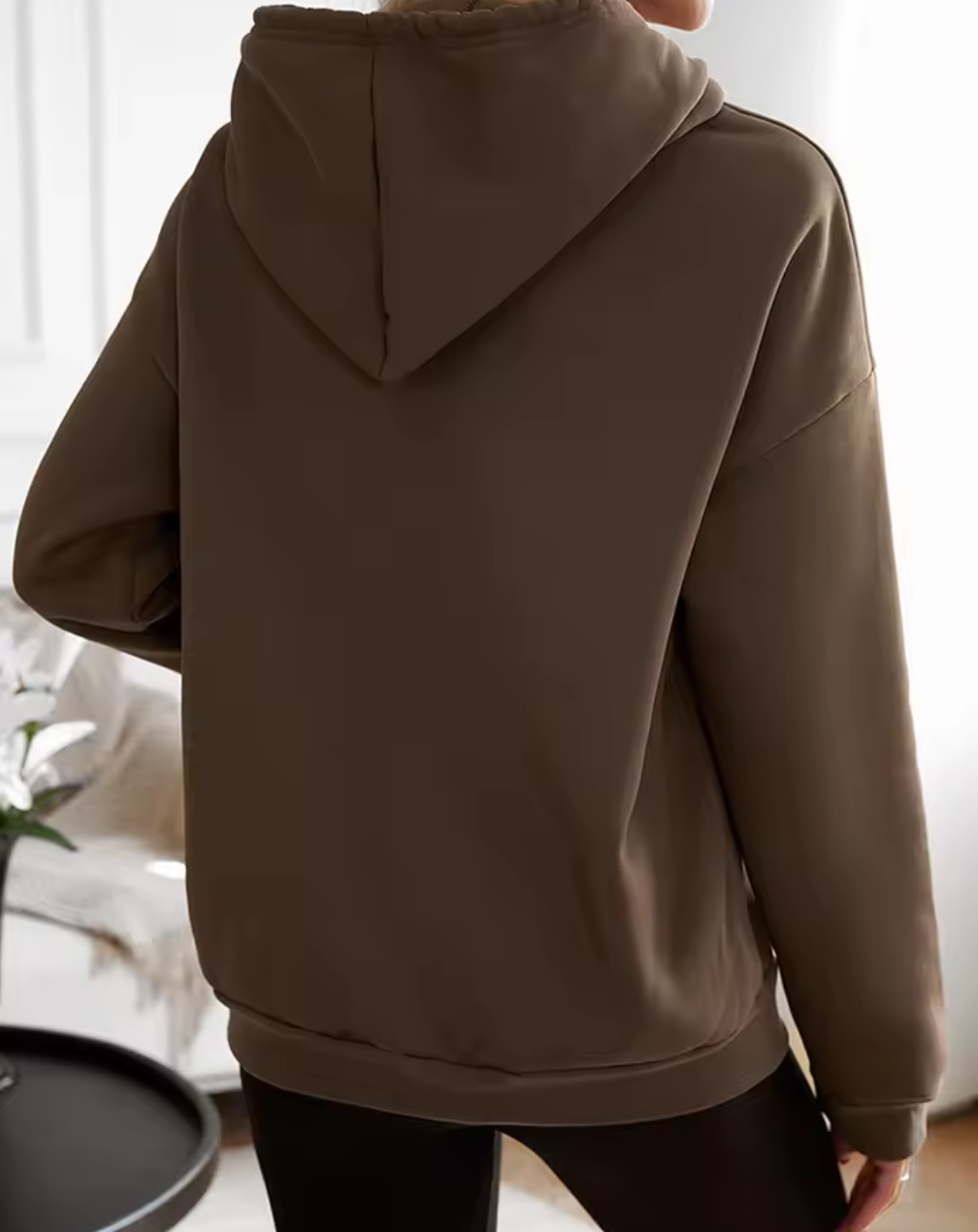 Klassisk hoodie i brun ton – med luva & dragsko