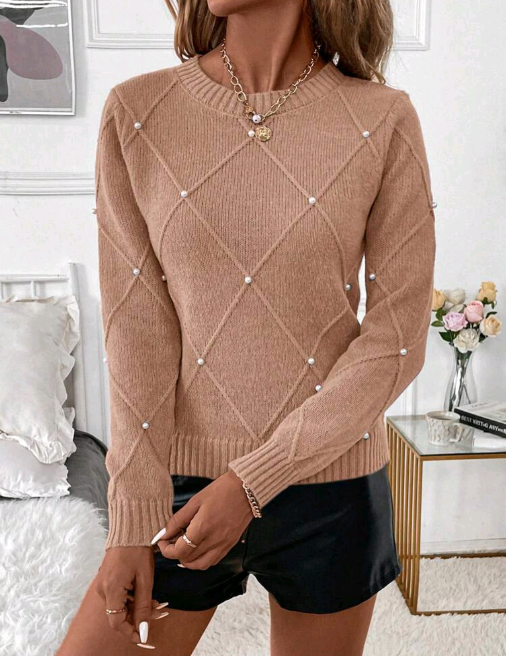 Stickad tröja med pärldetaljer & diamantmönster