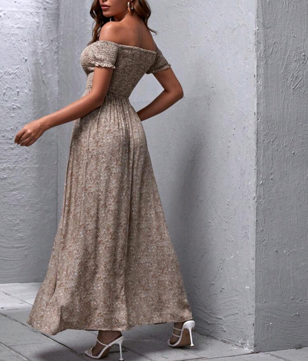 Romantisk off shoulder-maxiklänning med slits – För dagar du vill känna dig som en dröm