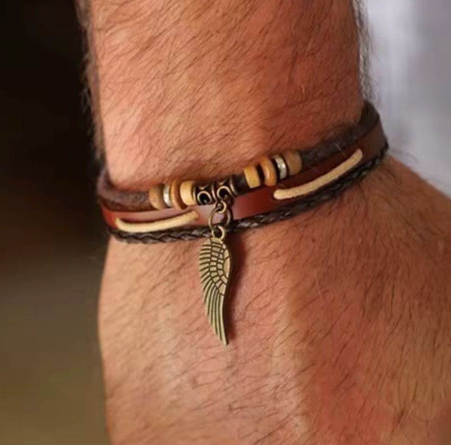Winged Soul Läderarmband – Bohemisk Stil med Symbolik
