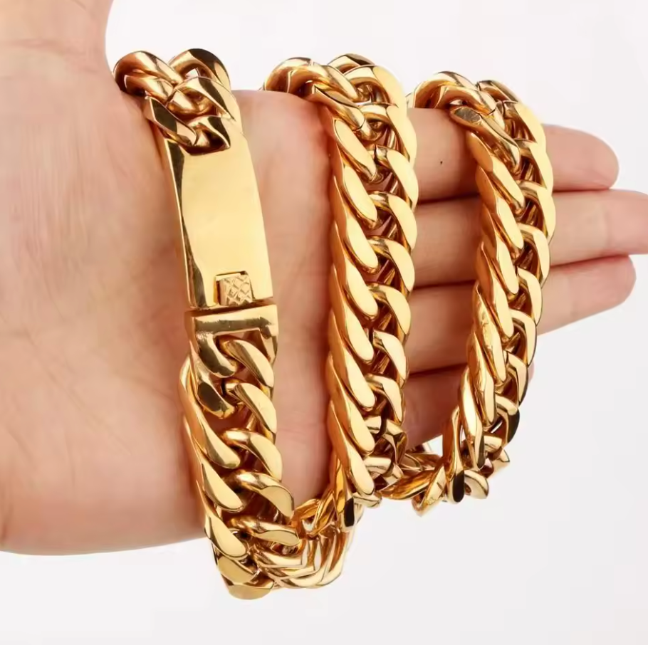 Cuban Link Halsband – Kraftfull Stil i Guld