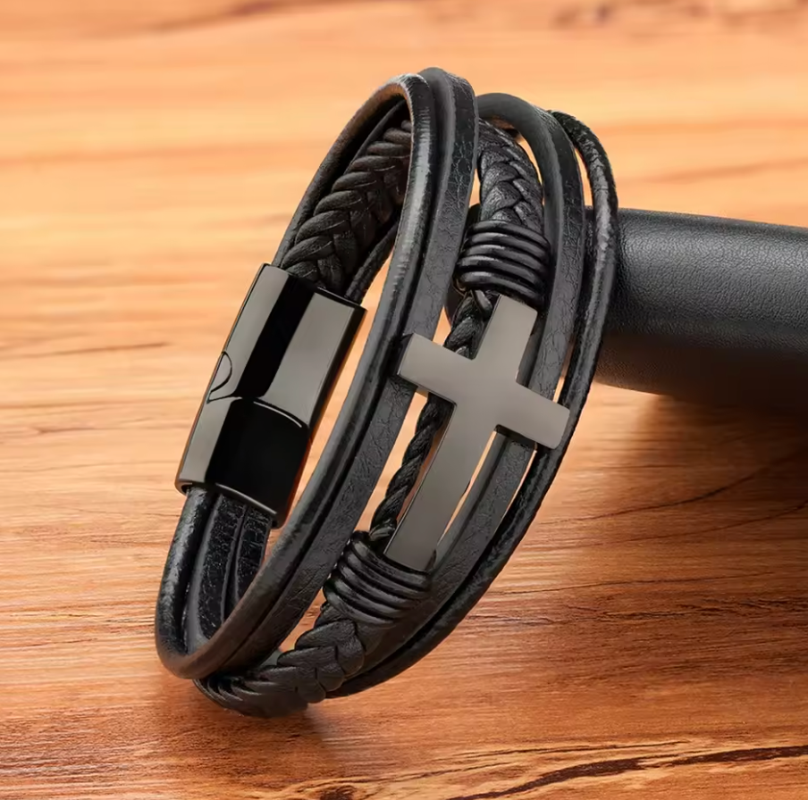 Läderarmband med Kors – Stil med Symbolik