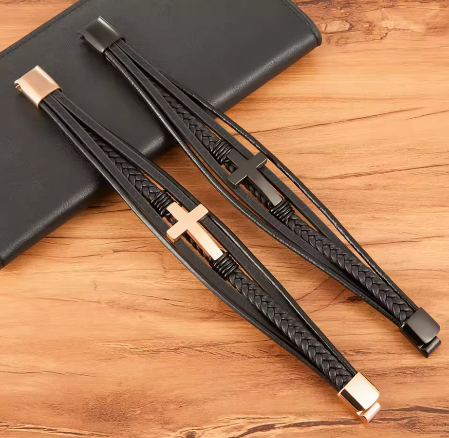 Läderarmband med Kors – Stil med Symbolik