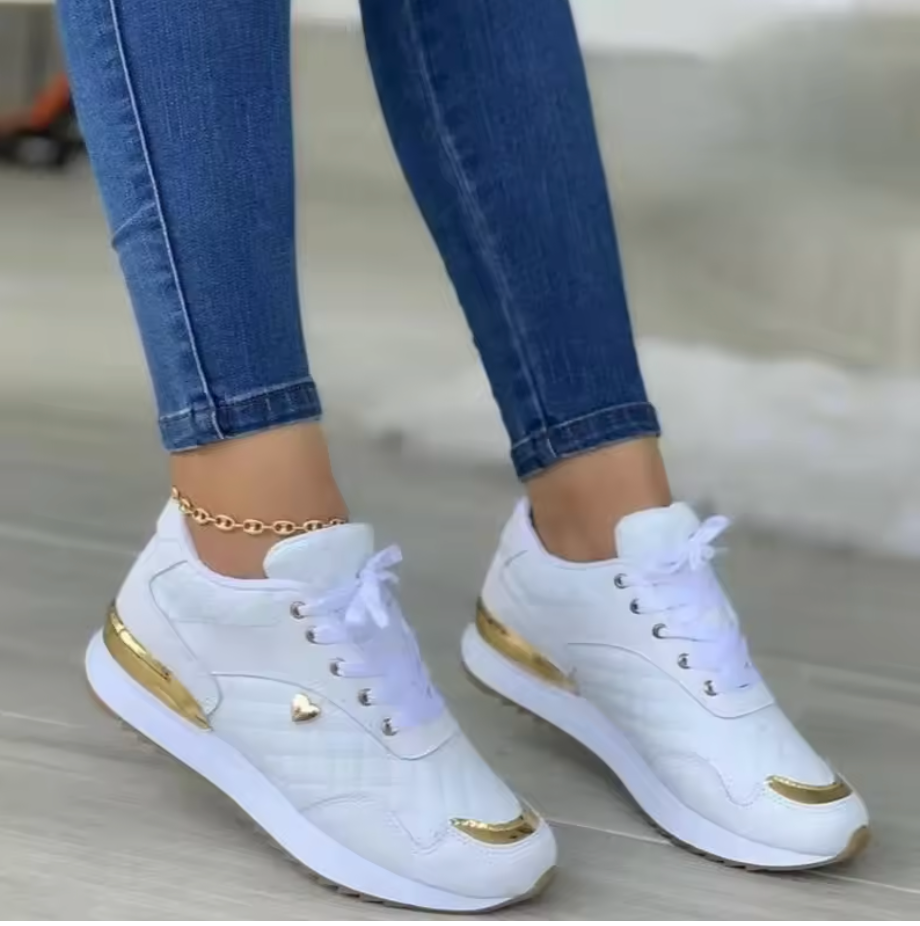 Trendiga sneakers med quiltad design & gulddetaljer – Finns i flera färger