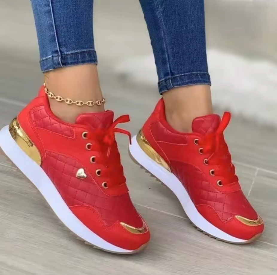 Trendiga sneakers med quiltad design & gulddetaljer – Finns i flera färger