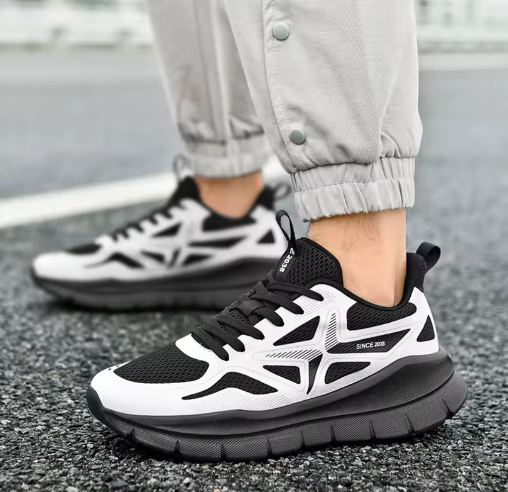 Chunky Sneakers “Since 2038” – Svart & Vit