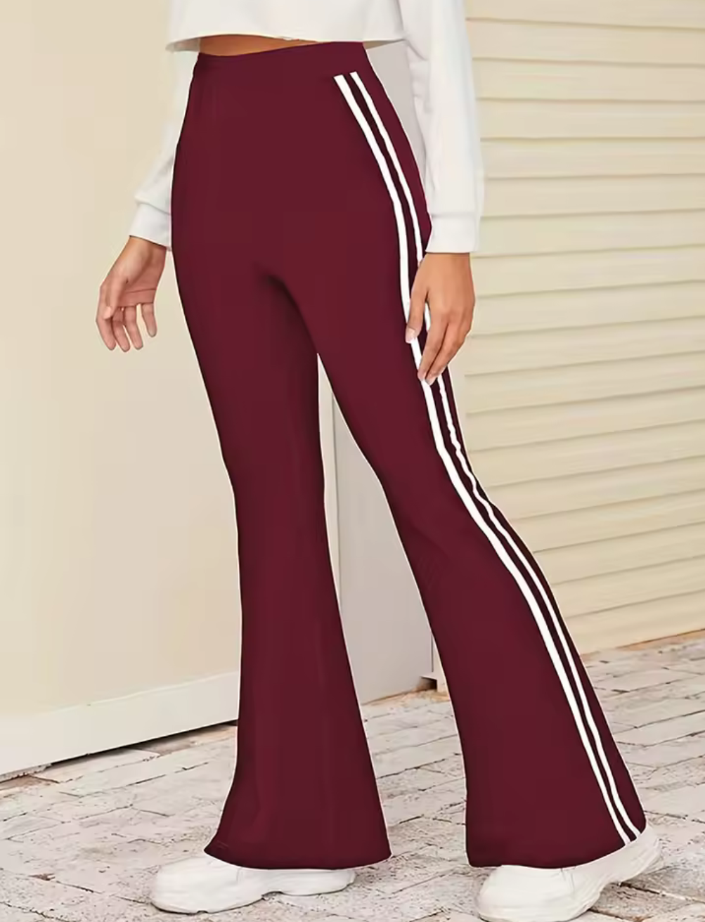 Sporty Chic Flared Pants – Lyft din vardagsstil med retro-touch