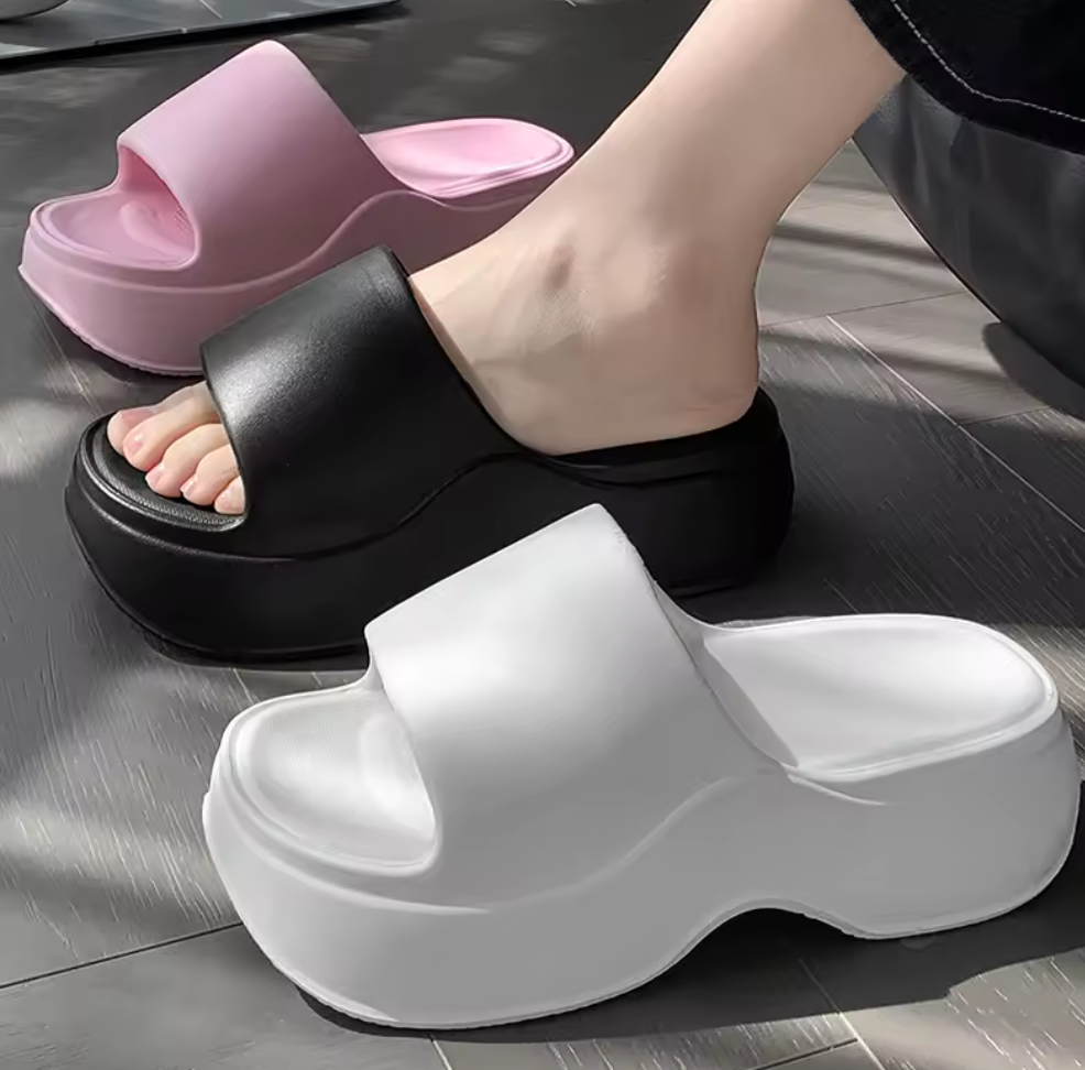 Chunky Curve Slides – Minimalism med maximal attityd