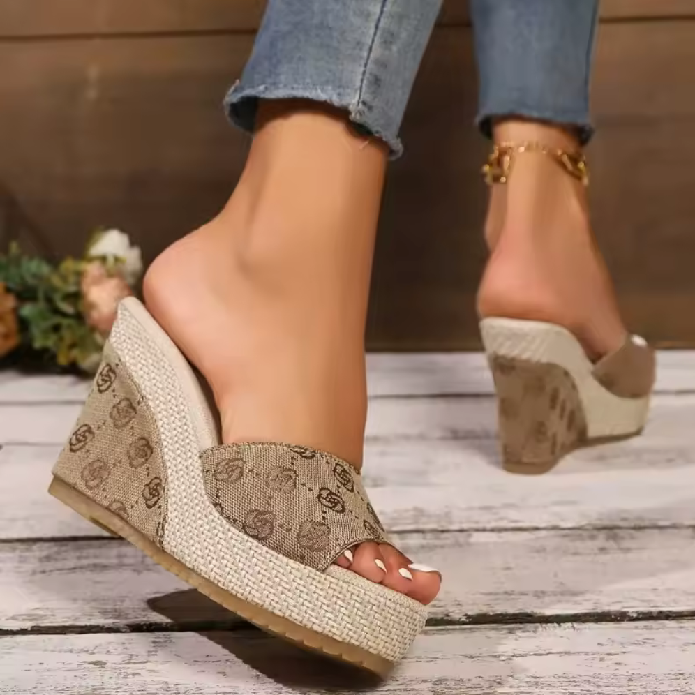 Wedge Sandals i Canvas – Höjd, stil & sommarlyx i varje steg