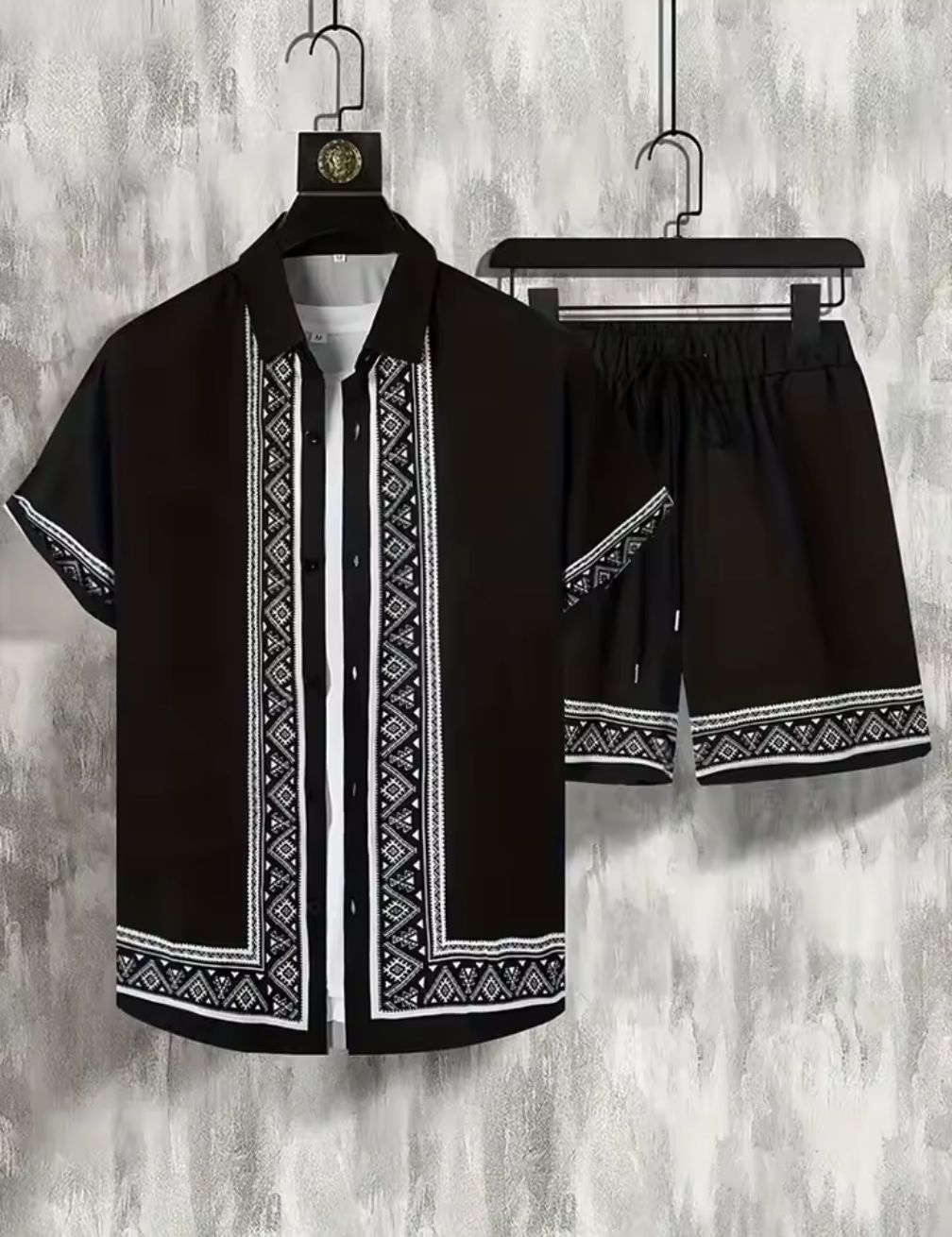 Tvådelat herrset med etnisk kant – skjorta & shorts
