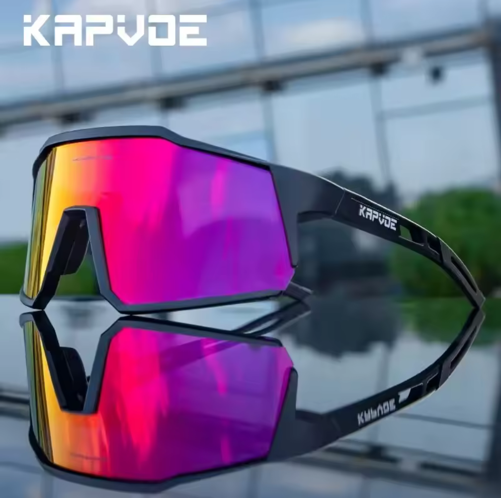 Sportiga KAPVOE Solglasögon – Maxad stil & funktion för aktiva dagar