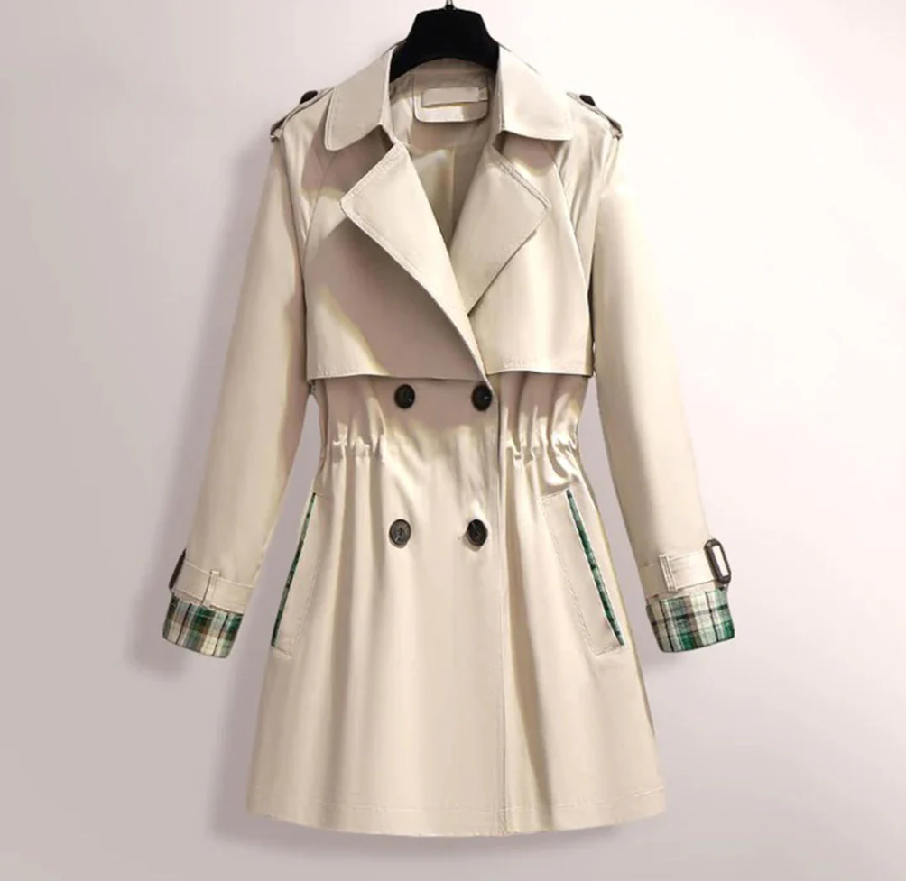 Elegant trenchcoat med markerad midja och rutiga detaljer