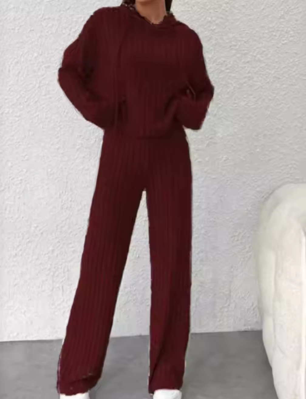 RIBBSTICKAT MYSSET MED HOODIE & VIDA BYXOR