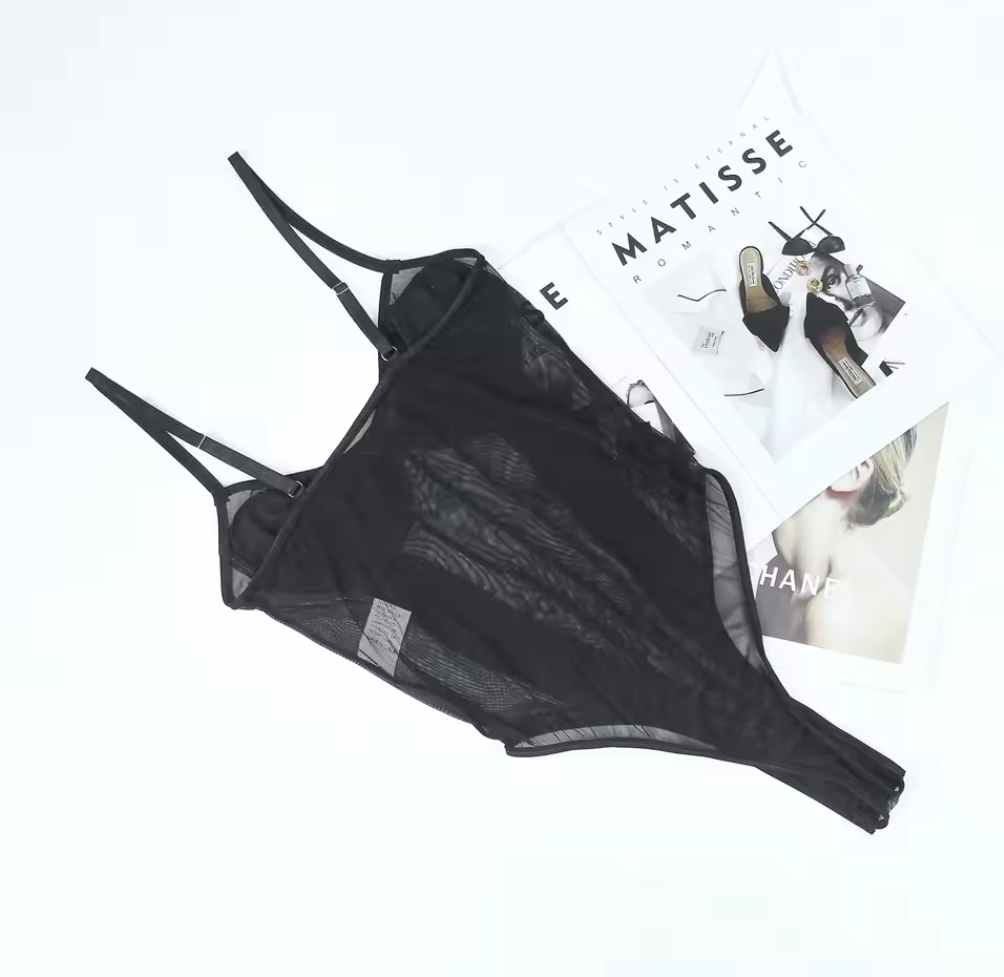 Elegant Svart Mesh-Bodysuit med Formade Kupor